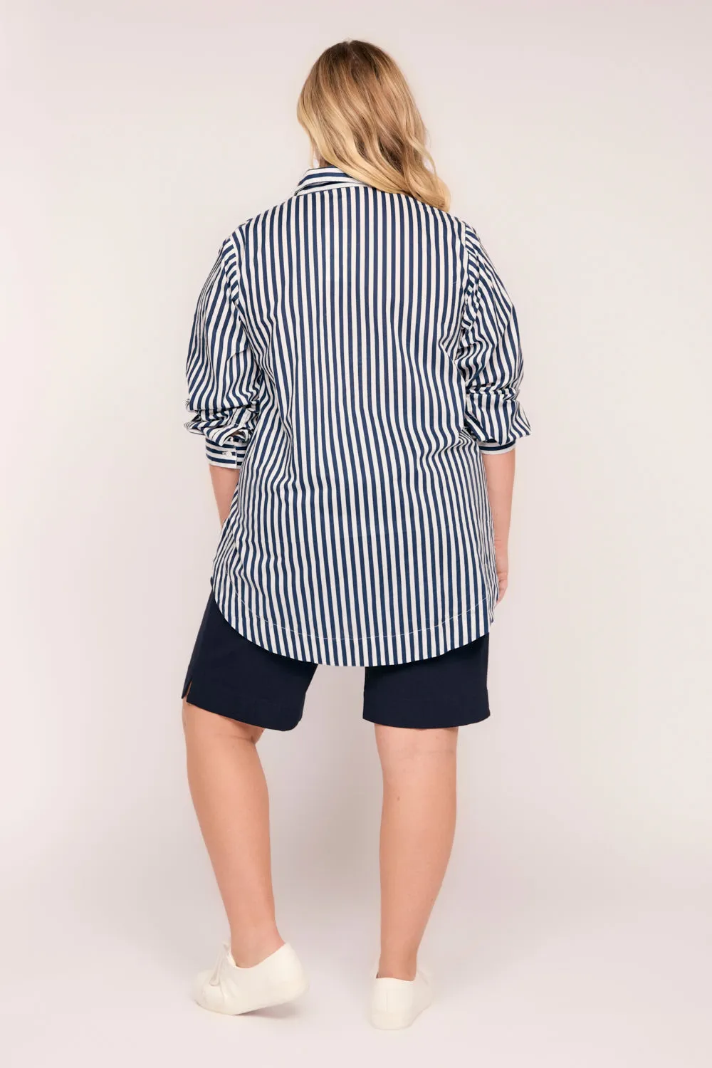 Oversized Boyfriend Shirt in Striped Navy