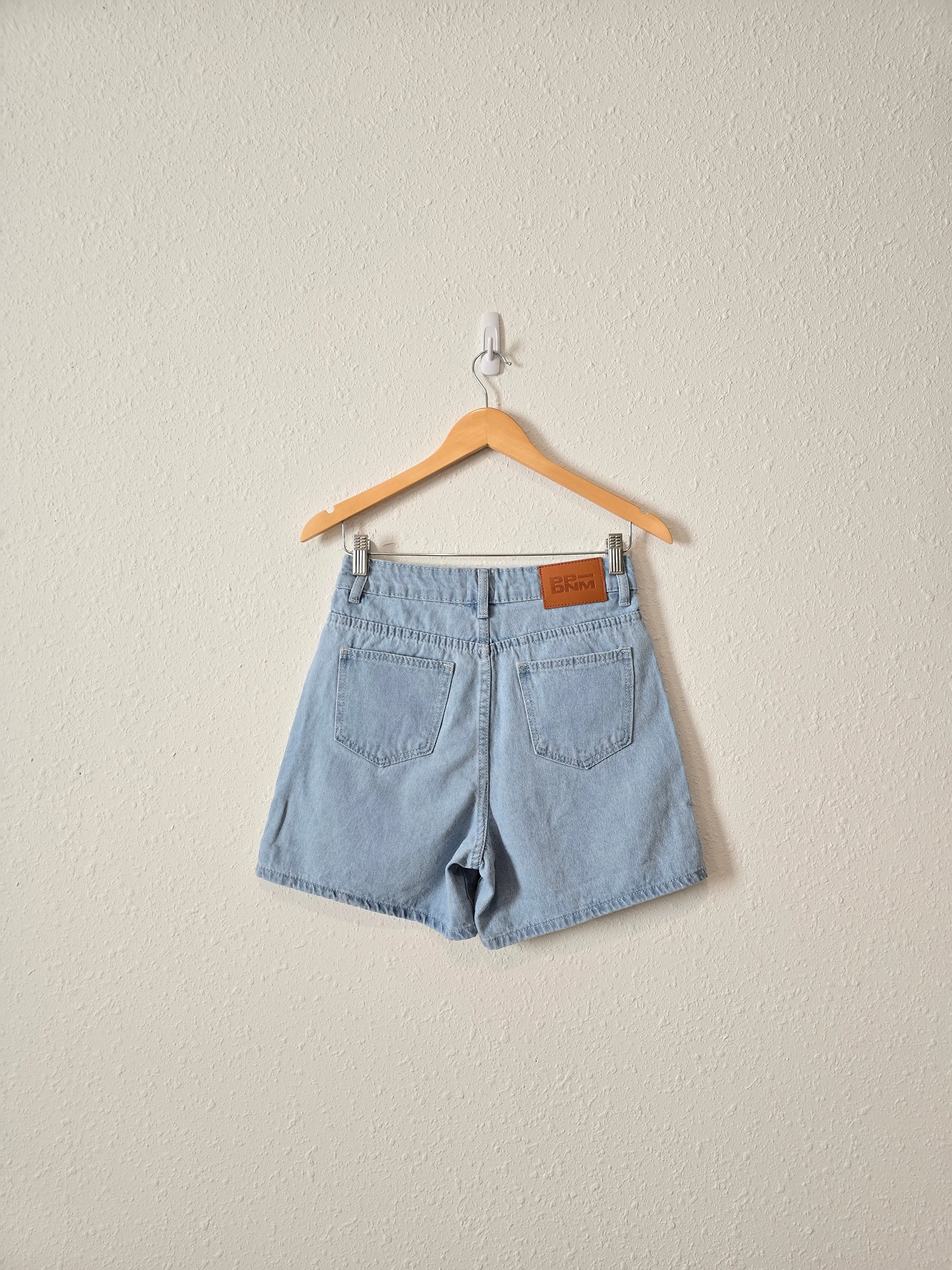 Princess Polly Light Wash Shorts (4)