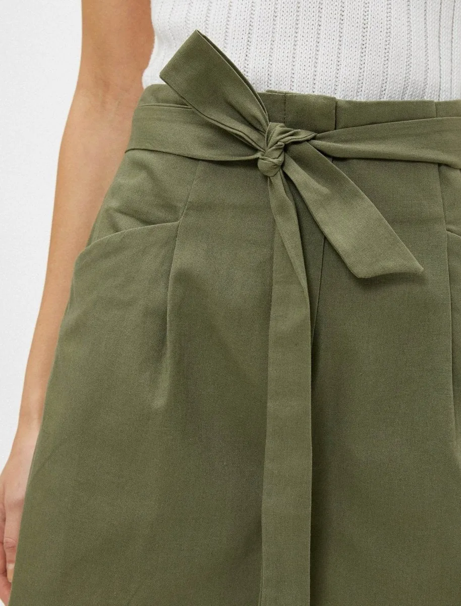 Tie Front Linen Shorts in Olive