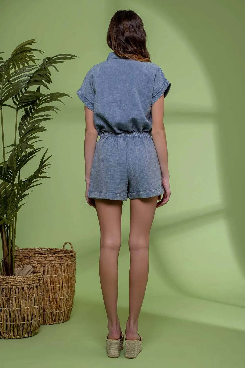 WASHED DRAWSTRING MINI SHORTS: BLUE