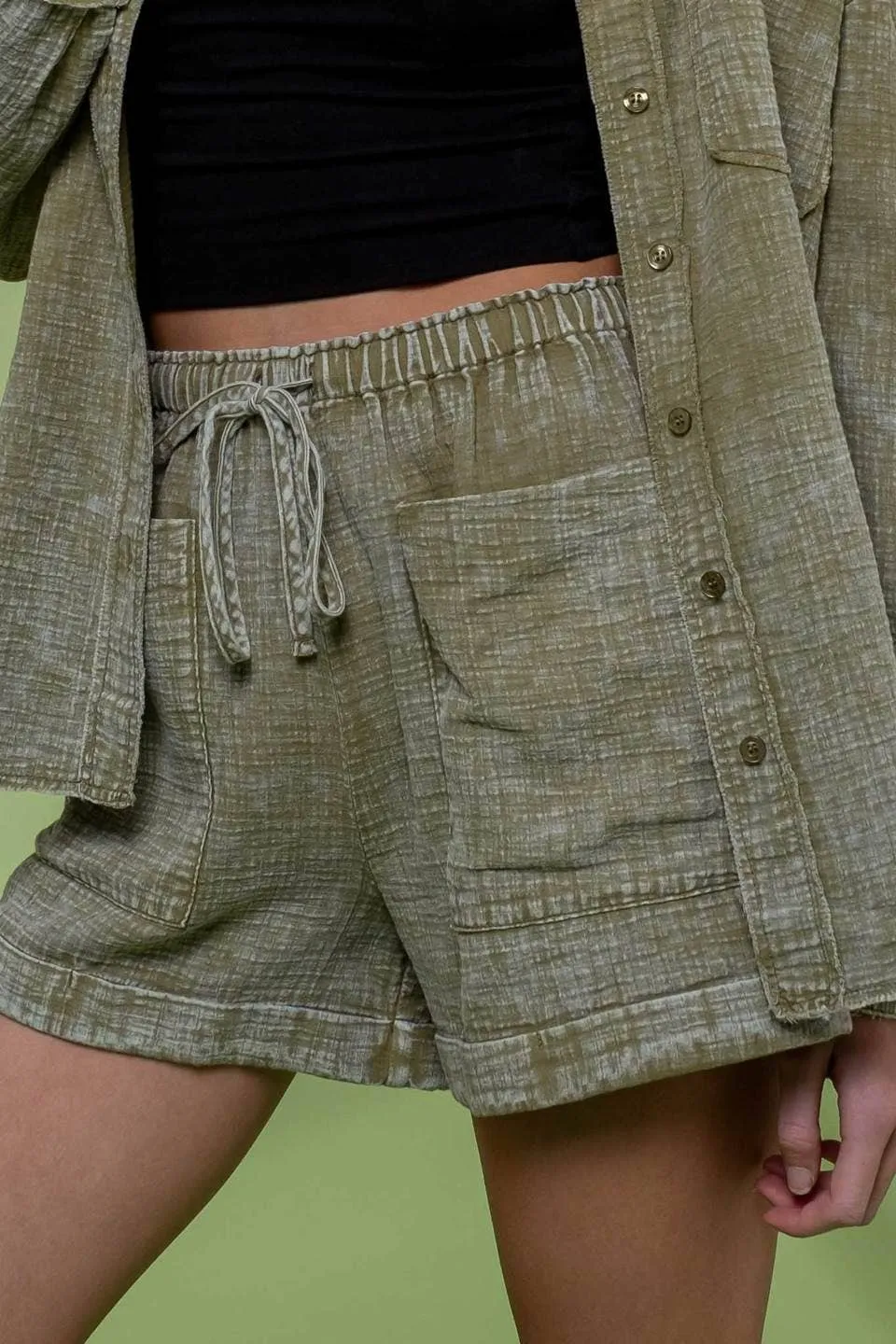 WASHED DRAWSTRING MINI SHORTS: BLUE