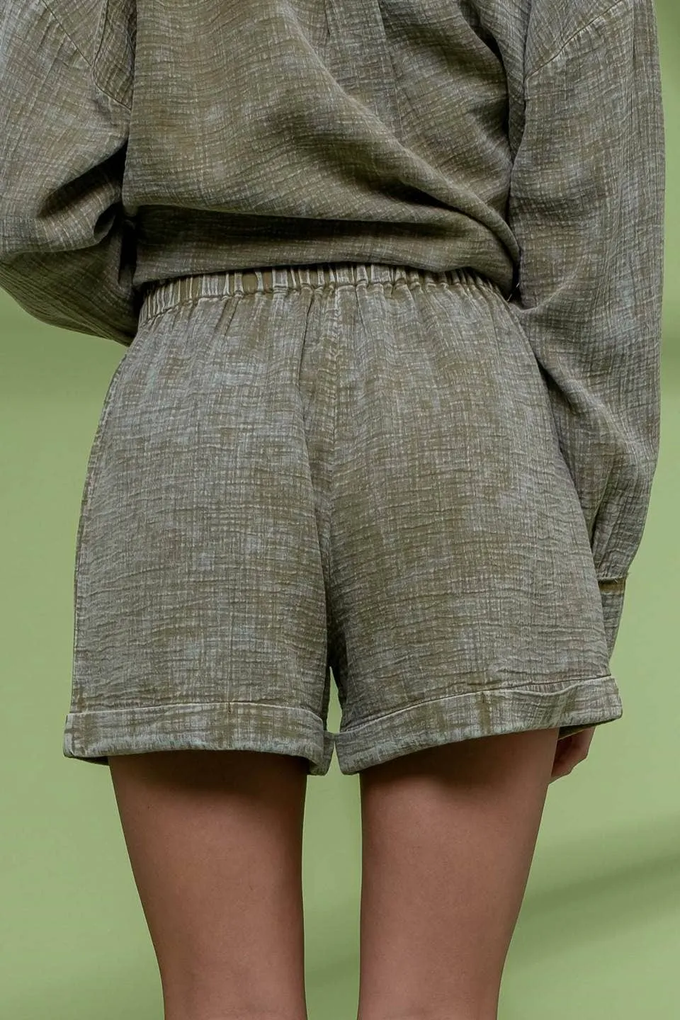 WASHED DRAWSTRING MINI SHORTS: BLUE