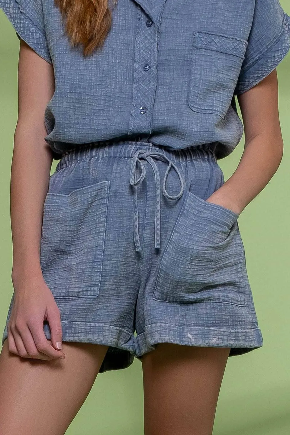 WASHED DRAWSTRING MINI SHORTS: BLUE